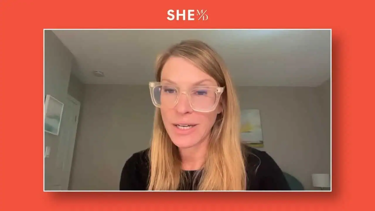 Thais Aliabadi MD, healthcare professional, in a virtual consultation.